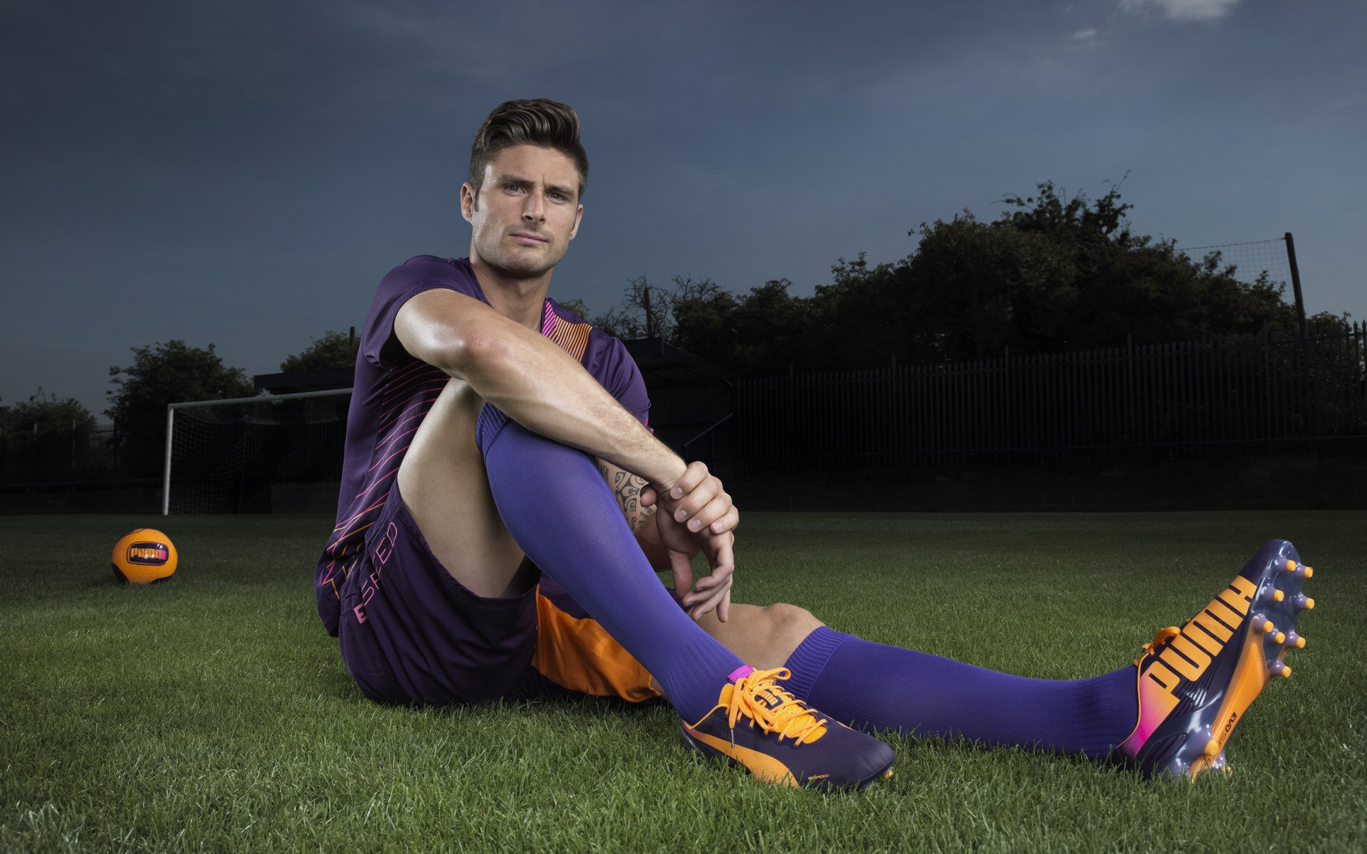 开云官网登录 -足球赛场焦点！法国队对阵澳大利亚队，核心球员受伤，球队前景蒙阴影